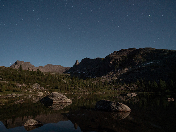 Ночь на озере Радужное